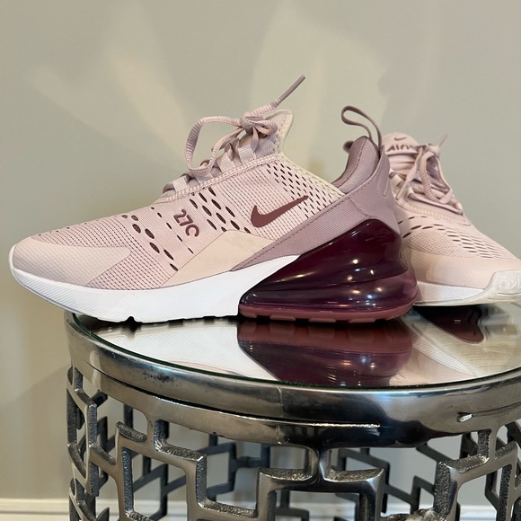 EUC! Custom Made Nike Air Max 270 in these gorgeous hues of purple are a size 7. - Picture 6 of 12